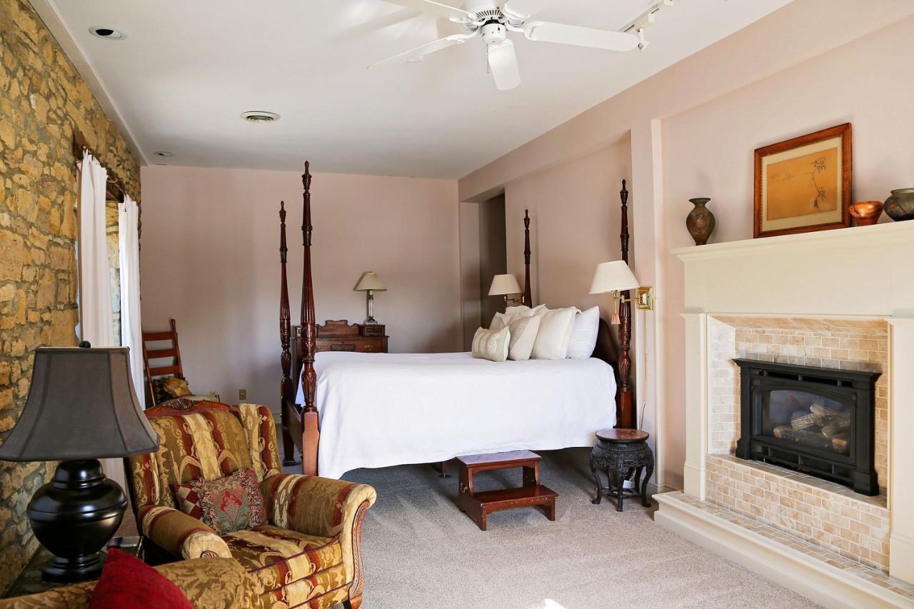 Commerce Street Brewery Hotel Mineral Point Esterno foto